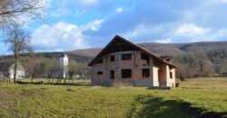 Ocazie ! Teren de 4.700 m² cu constructie la rosu in Lisnau.