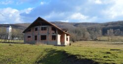 Ocazie ! Teren de 4.700 m² cu constructie la rosu in Lisnau.